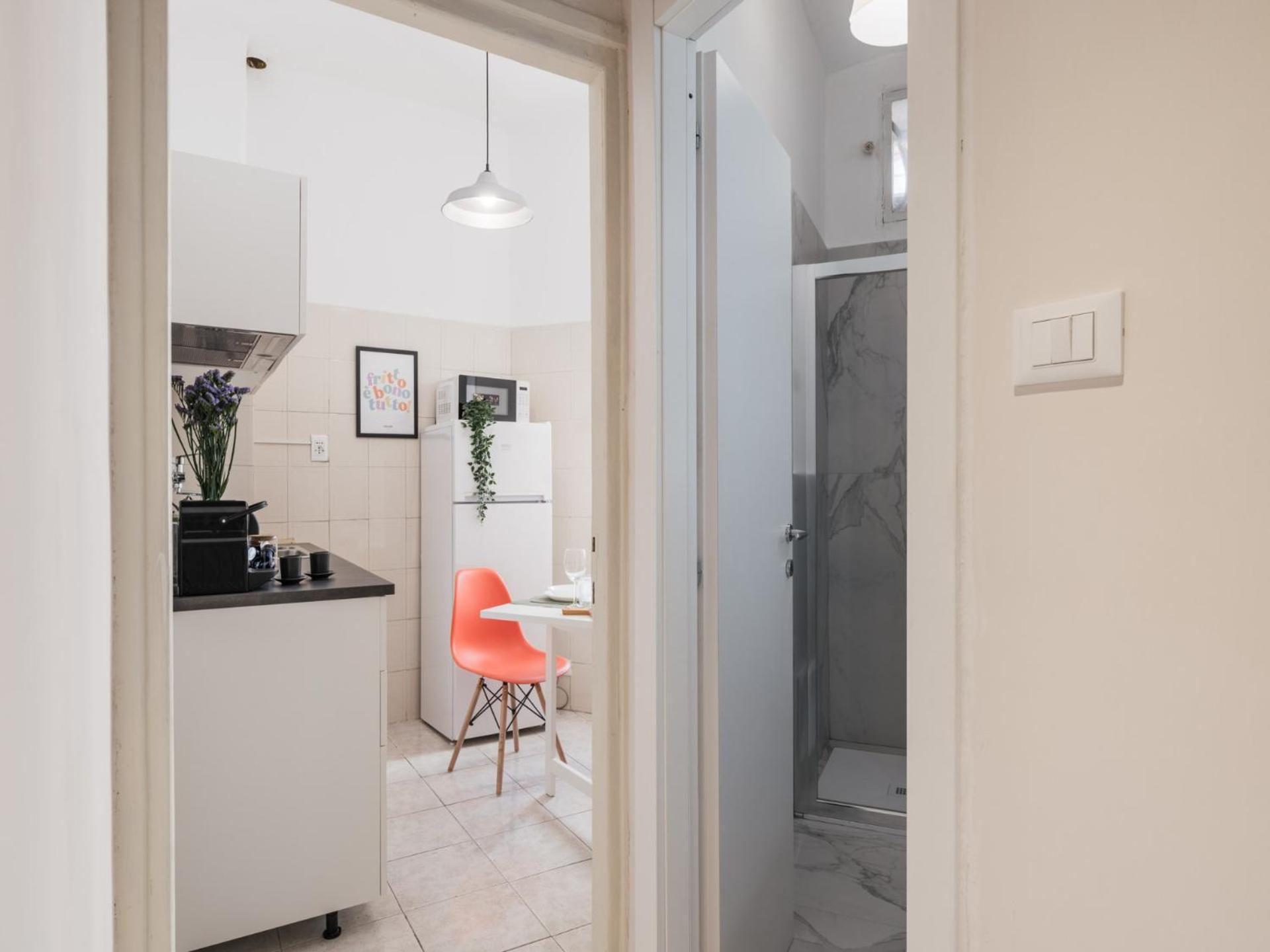 The Best Rent - Spacious One-Bedroom Apartment Near Colosseum Rome Exterior photo